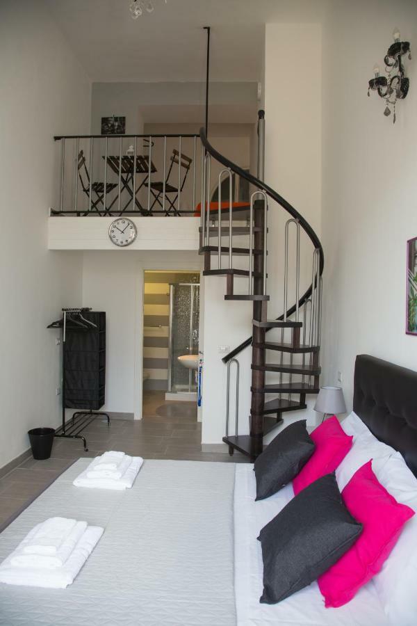 Vesuvius Luxury Suites Napoli Bagian luar foto