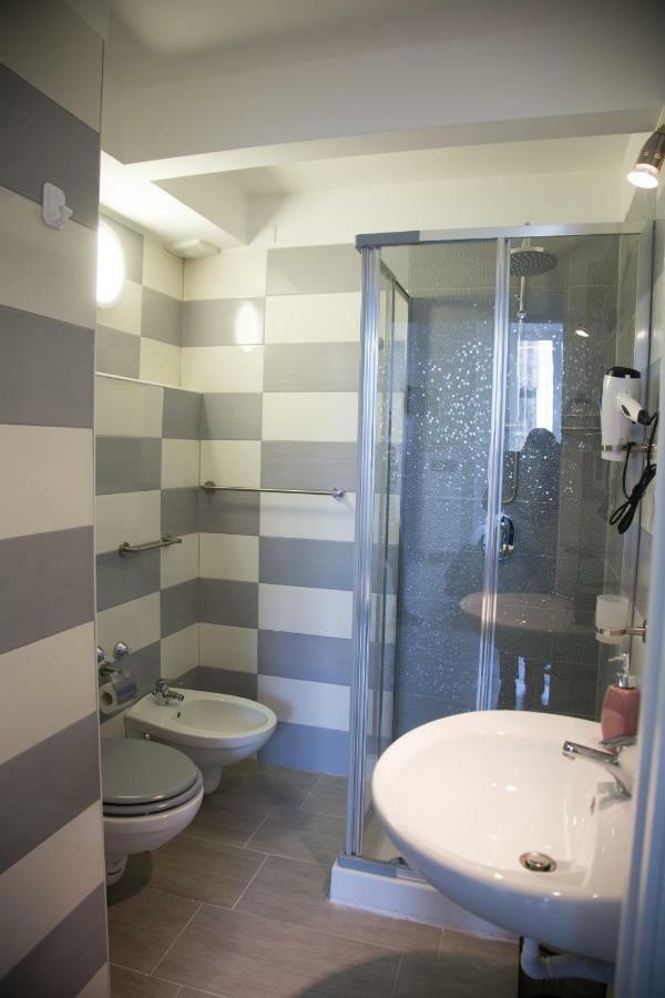 Vesuvius Luxury Suites Napoli Bagian luar foto