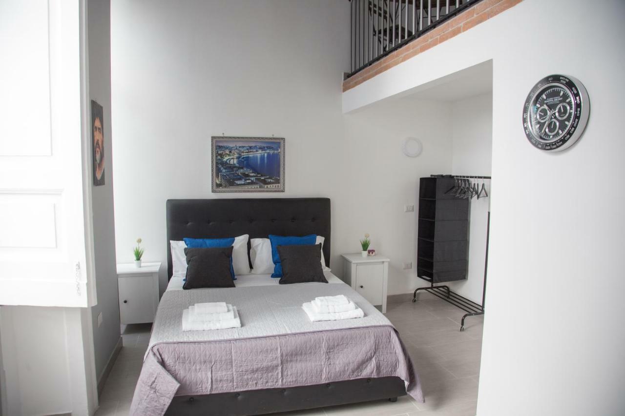 Vesuvius Luxury Suites Napoli Bagian luar foto