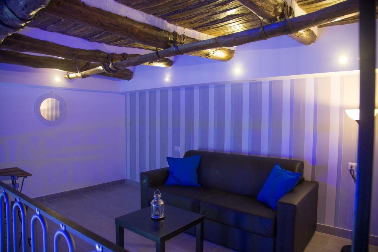 Vesuvius Luxury Suites Napoli Bagian luar foto