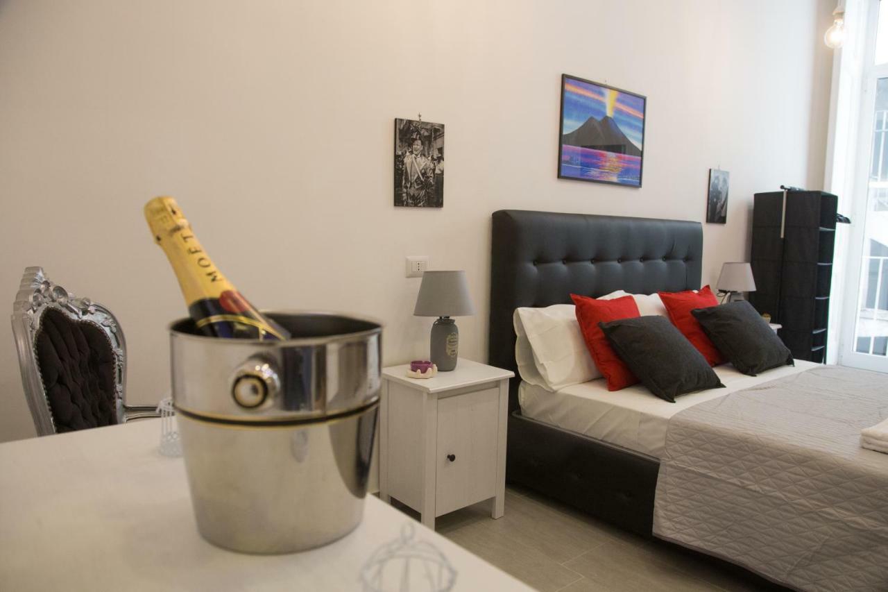 Vesuvius Luxury Suites Napoli Bagian luar foto