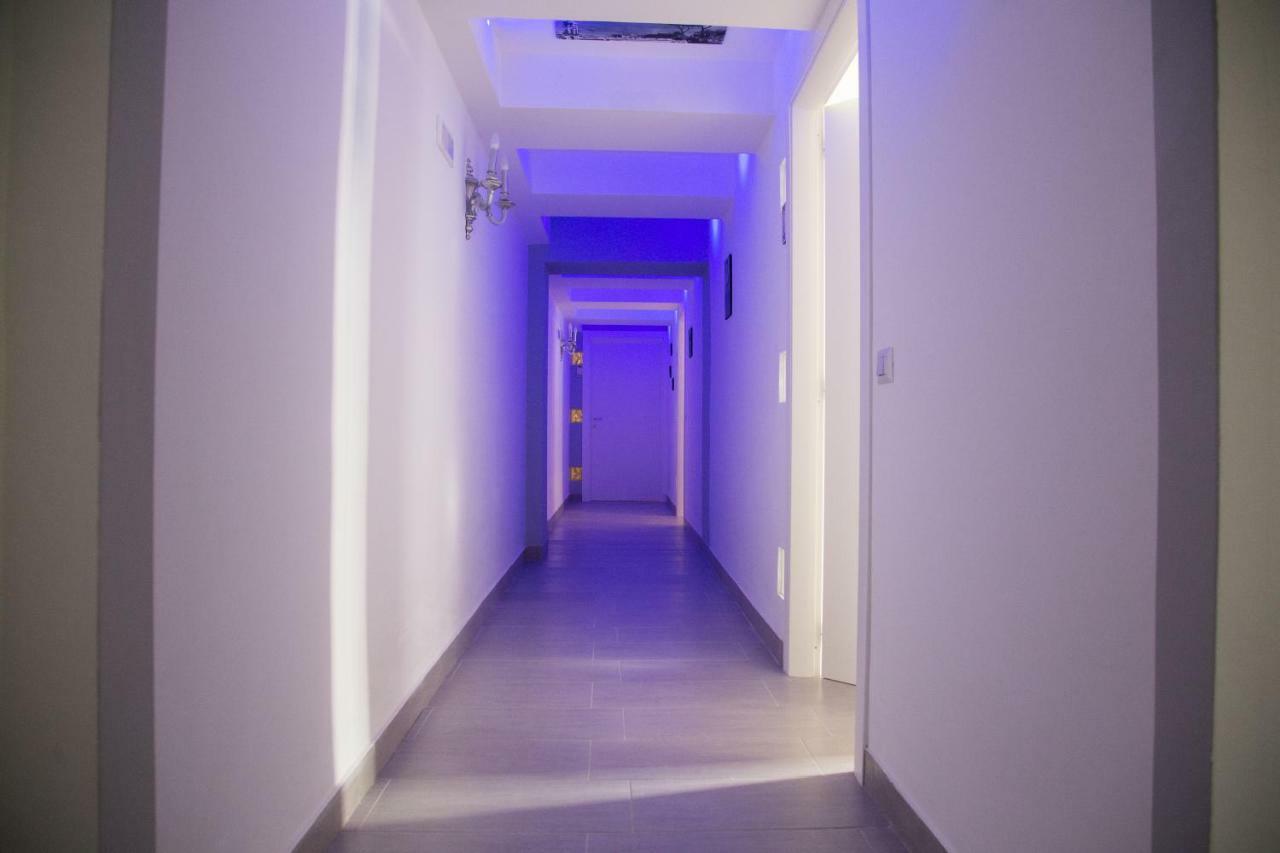 Vesuvius Luxury Suites Napoli Bagian luar foto