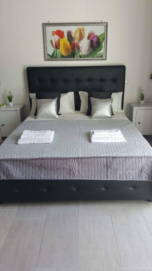 Vesuvius Luxury Suites Napoli Bagian luar foto