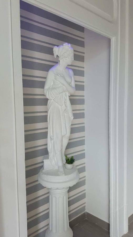 Vesuvius Luxury Suites Napoli Bagian luar foto